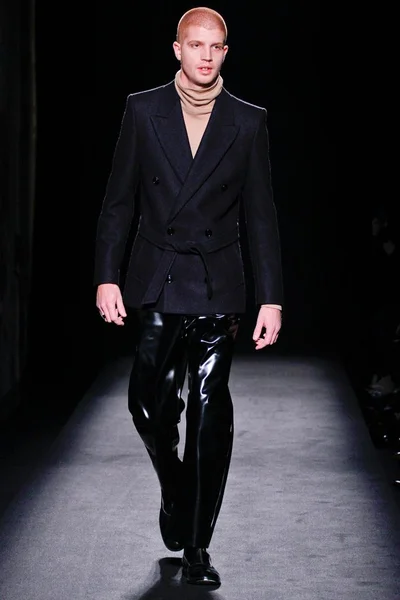Look 4